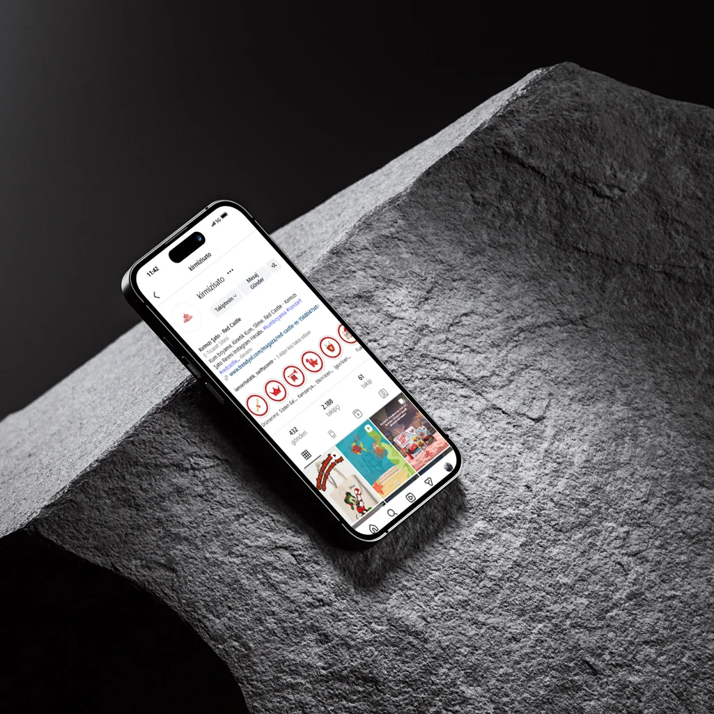 kirmizi sato red castle instagram